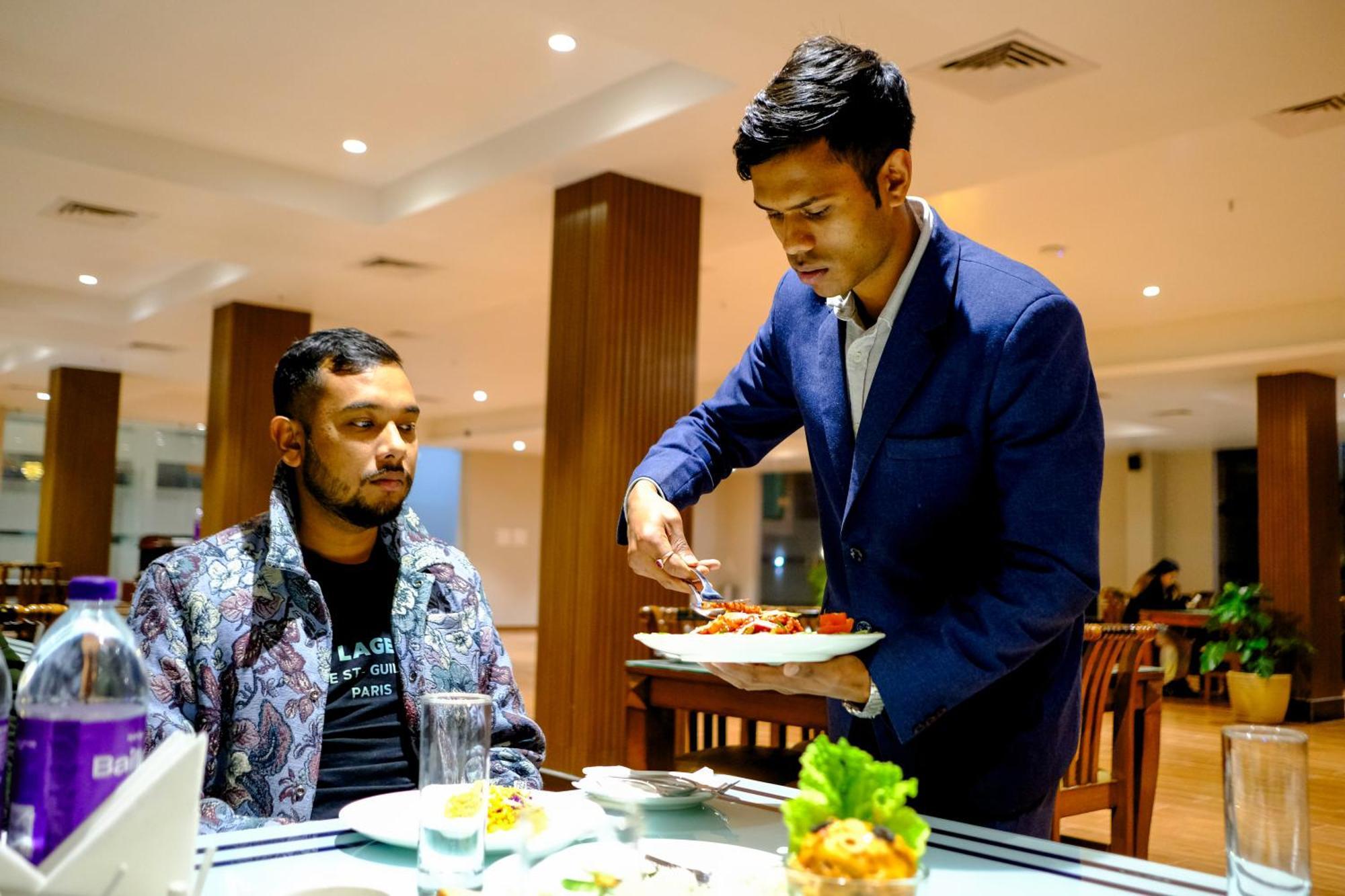 Finn'S Weaver Resort, Kaziranga Bagian luar foto