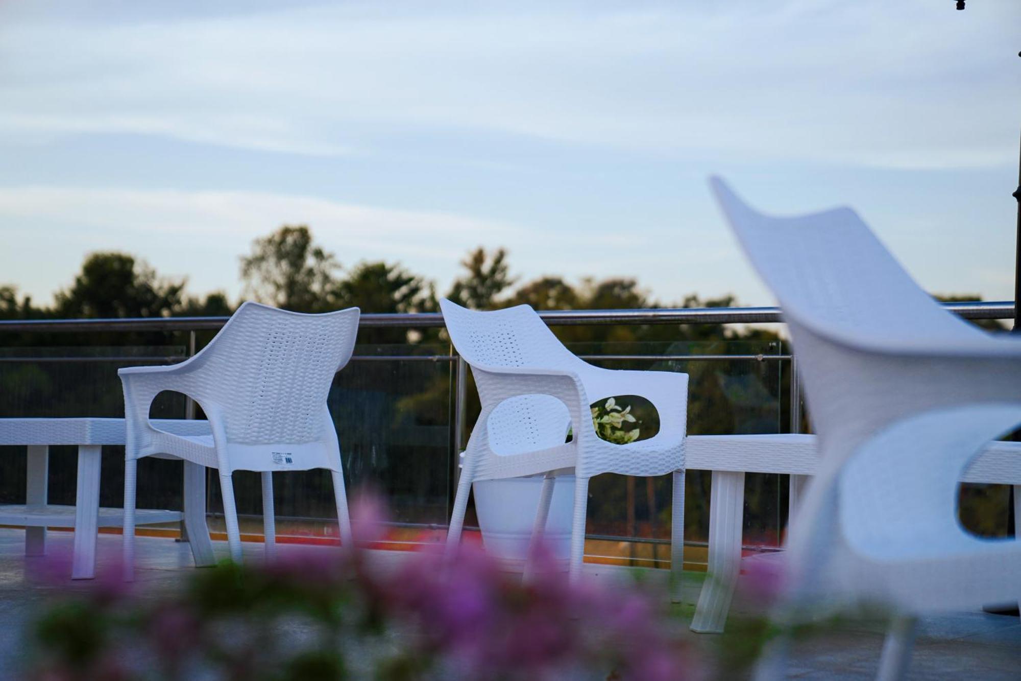 Finn'S Weaver Resort, Kaziranga Bagian luar foto