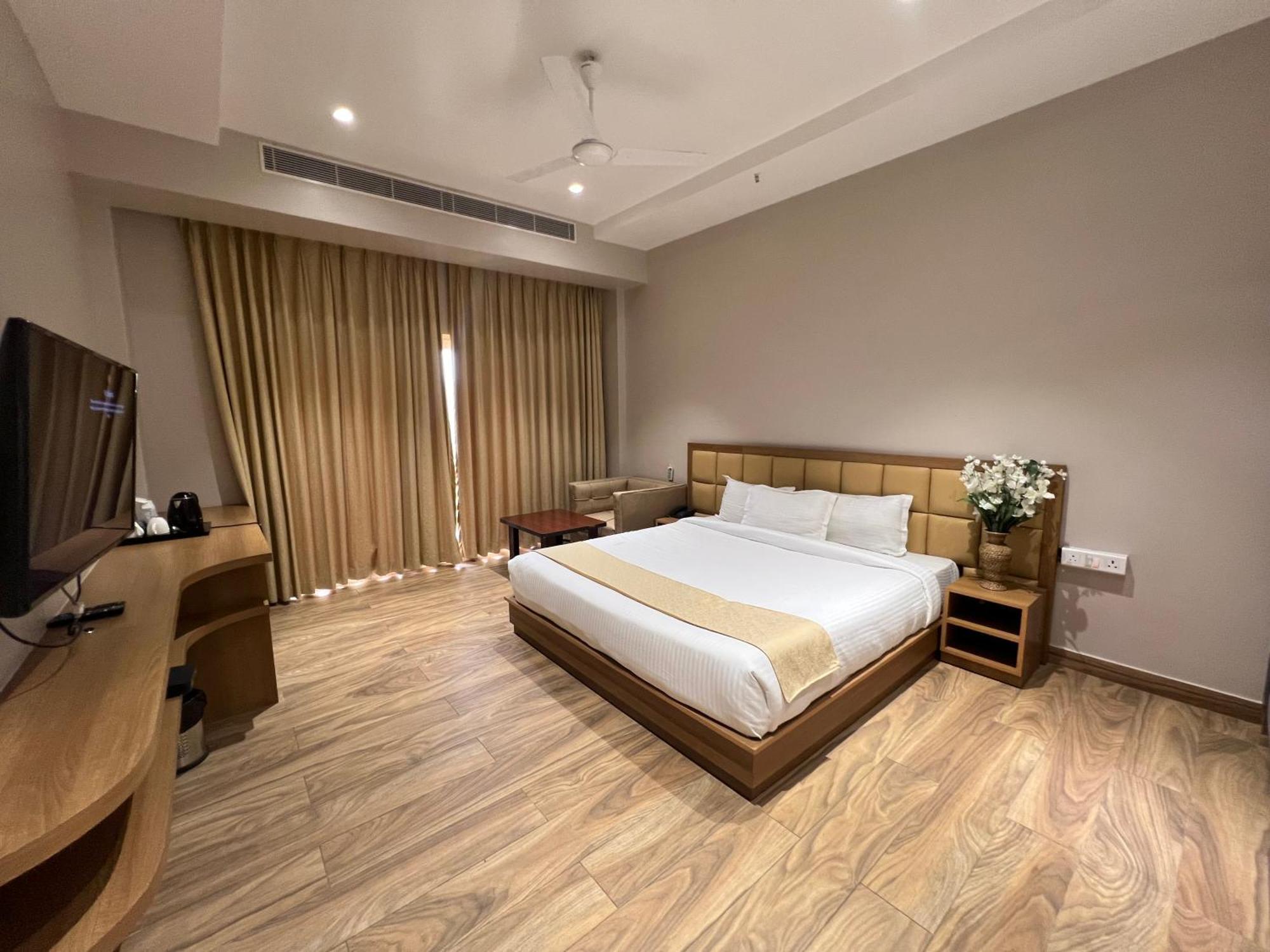 Finn'S Weaver Resort, Kaziranga Bagian luar foto