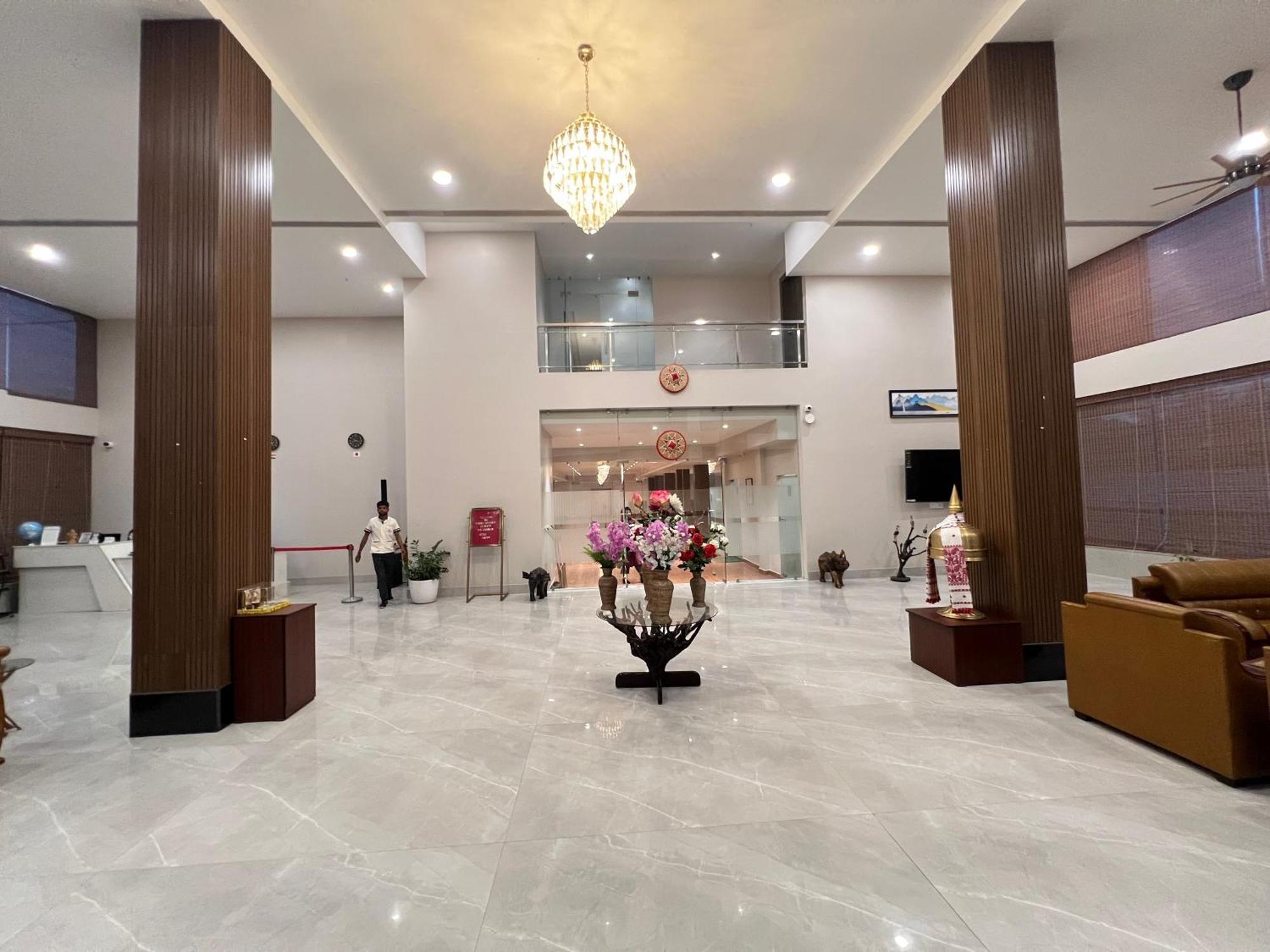 Finn'S Weaver Resort, Kaziranga Bagian luar foto
