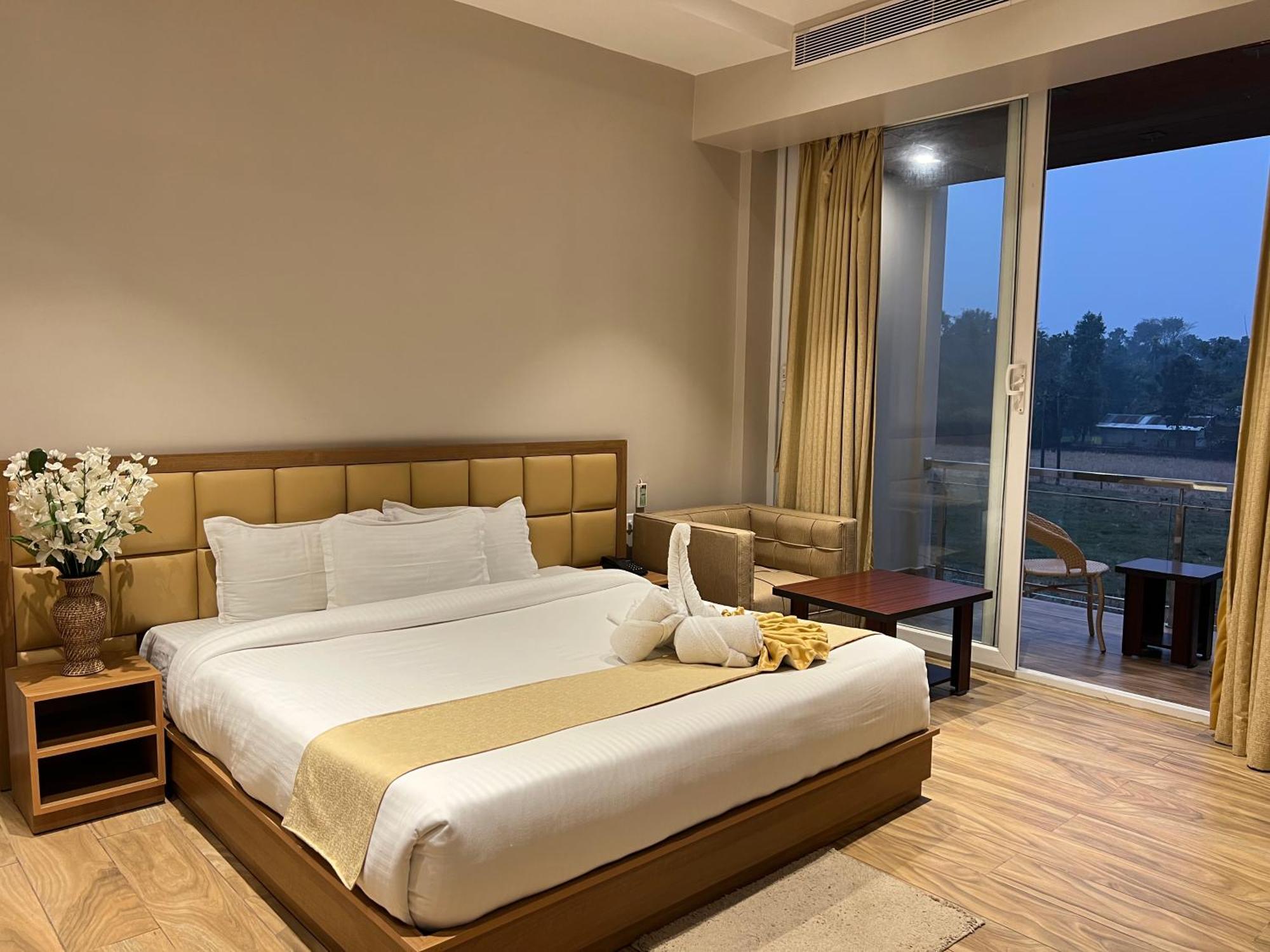 Finn'S Weaver Resort, Kaziranga Bagian luar foto