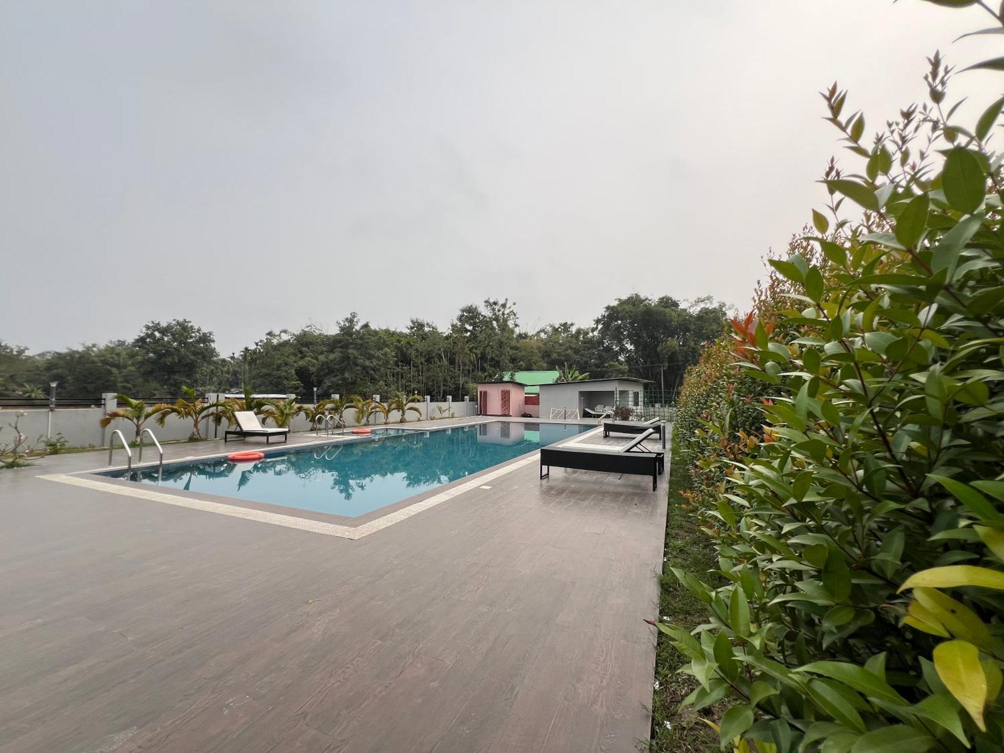 Finn'S Weaver Resort, Kaziranga Bagian luar foto