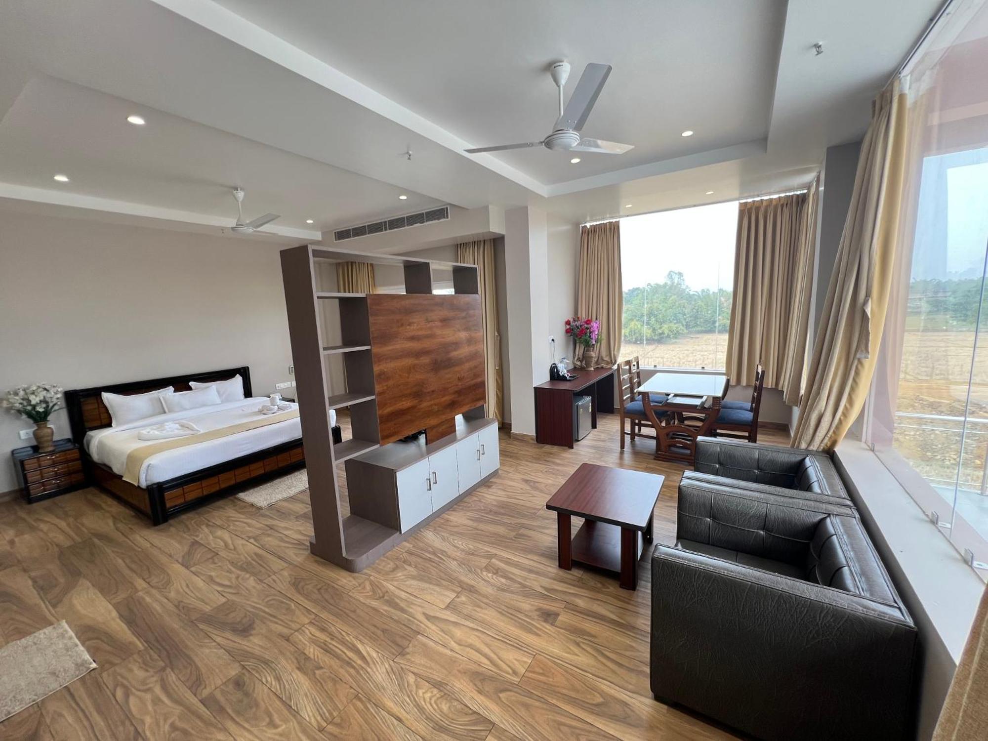 Finn'S Weaver Resort, Kaziranga Bagian luar foto